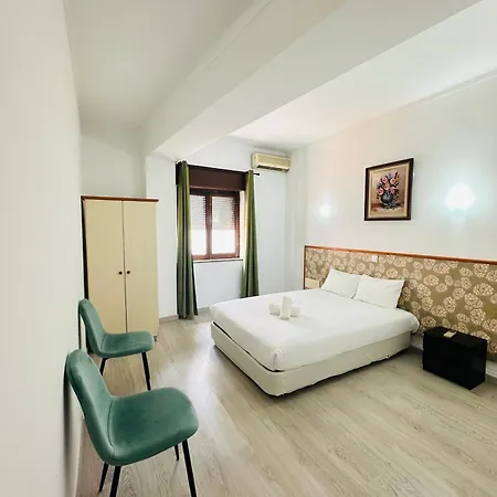 Residencial Pimenta ,portimao,algarve 招待所 *